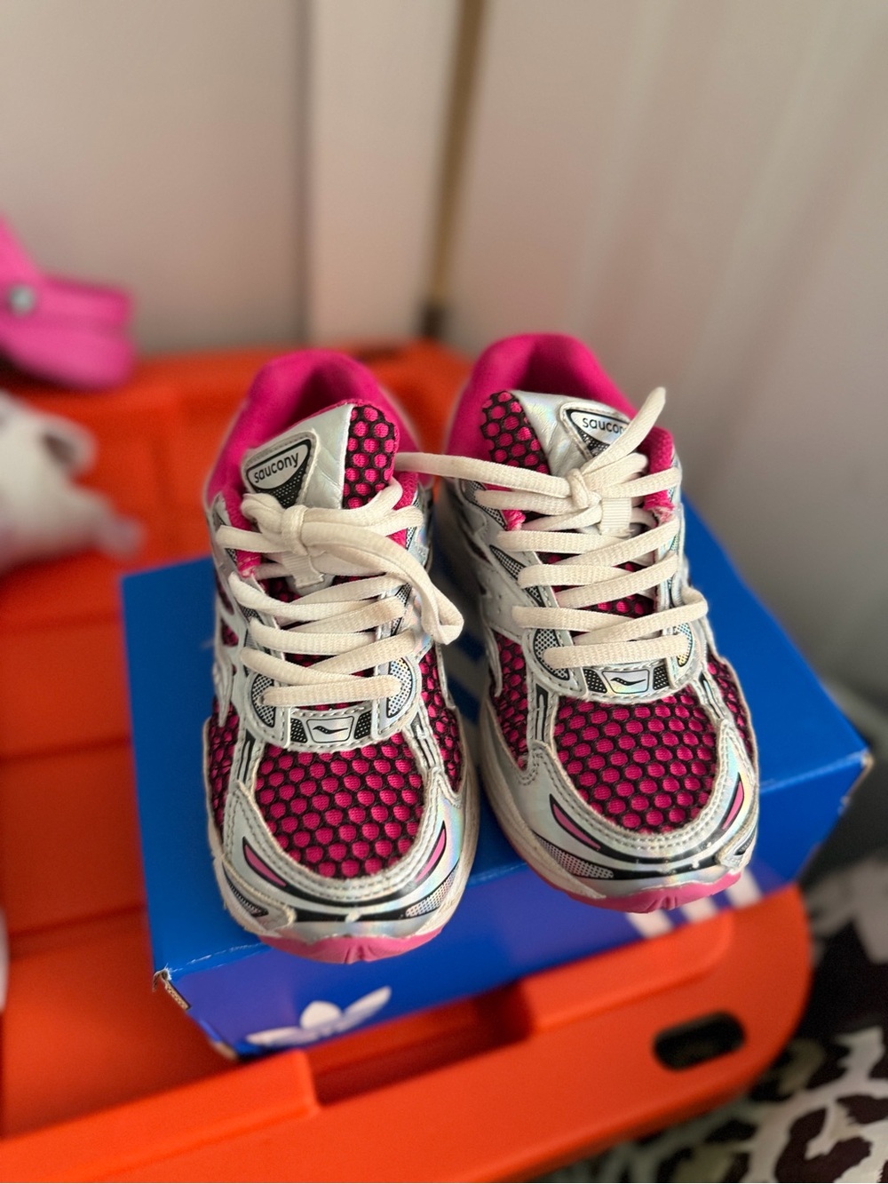 Saucony Kids Hot Pink and White Mesh Sneakers
